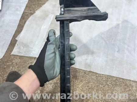 ФОТО Направляющая стекла двери для Audi (Ауди) A8 III D4 4H (09-17) Київ