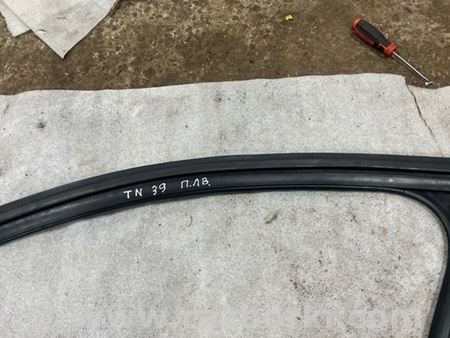 ФОТО Уплотнитель стекла двери для Audi (Ауди) A8 III D4 4H (09-17) Київ