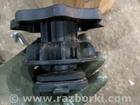 ФОТО Болт крепления запасного колеса для Audi (Ауди) A8 III D4 4H (09-17) Київ