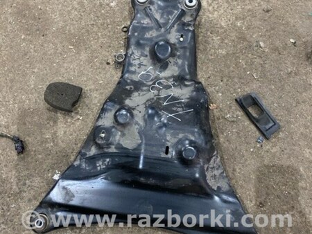 ФОТО Кронштейн для Audi (Ауди) A8 III D4 4H (09-17) Київ