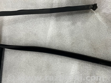 ФОТО Уплотнитель стекла двери для Volkswagen Atlas/Teramont I +1 рест (17-23) Київ