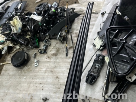 ФОТО Уплотнитель стекла двери для Volkswagen Atlas/Teramont I +1 рест (17-23) Київ