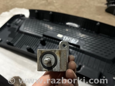 ФОТО Петля двери багажника для Volkswagen Atlas/Teramont I +1 рест (17-23) Київ