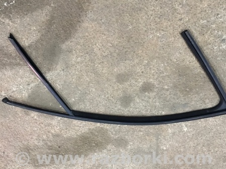 ФОТО Направляющая стекла двери для Porsche Cayenne II 958 E2/92A (10-14) Київ