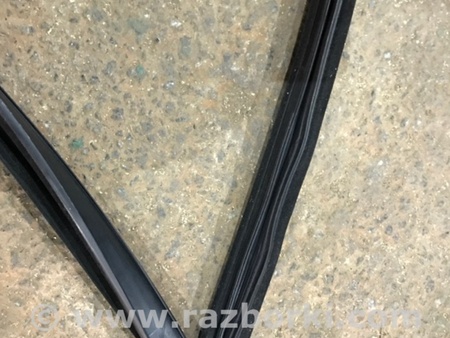 ФОТО Направляющая стекла двери для Porsche Cayenne II 958 E2/92A (10-14) Київ