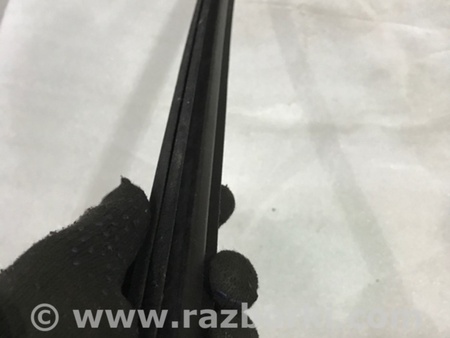 ФОТО Уплотнитель стекла двери для Porsche Cayenne II 958 E2/92A (10-14) Київ