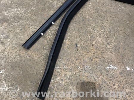 ФОТО Направляющая стекла двери для Porsche Cayenne II 958 E2/92A (10-14) Київ
