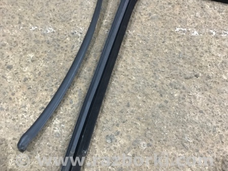 ФОТО Направляющая стекла двери для Porsche Cayenne II 958 E2/92A (10-14) Київ