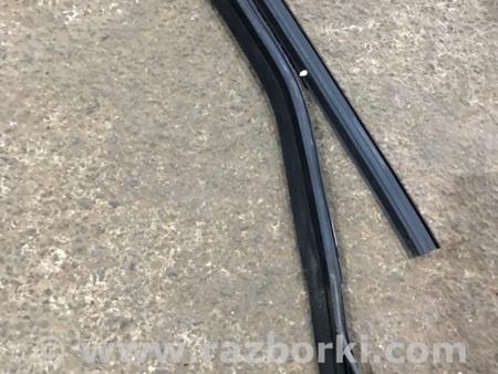 ФОТО Направляющая стекла двери для Porsche Cayenne II 958 E2/92A (10-14) Київ