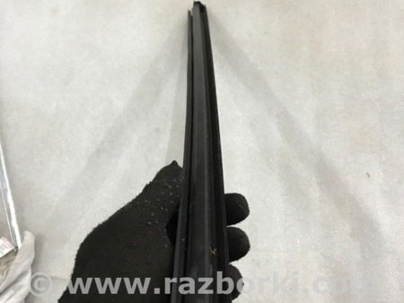 ФОТО Уплотнитель стекла двери для Porsche Cayenne II 958 E2/92A (10-14) Київ