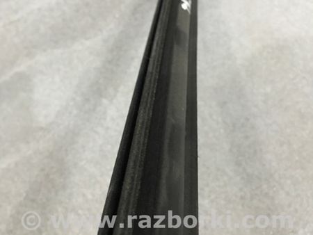 ФОТО Уплотнитель стекла двери для Porsche Cayenne II 958 E2/92A (10-14) Київ