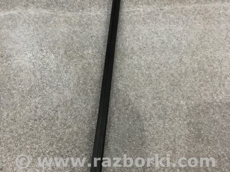 ФОТО Уплотнитель стекла двери для Porsche Cayenne II 958 E2/92A (10-14) Київ