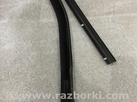 ФОТО Направляющая стекла двери для Porsche Cayenne II 958 E2/92A (10-14) Київ
