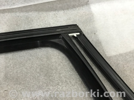 ФОТО Направляющая стекла двери для Porsche Cayenne II 958 E2/92A (10-14) Київ