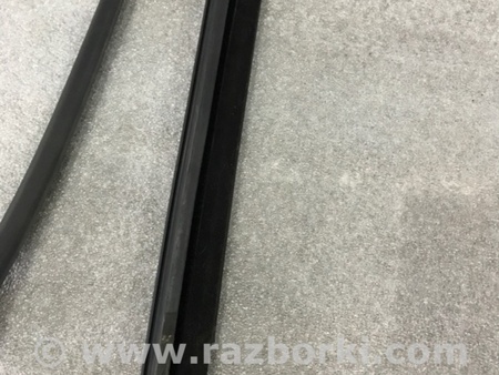 ФОТО Направляющая стекла двери для Porsche Cayenne II 958 E2/92A (10-14) Київ