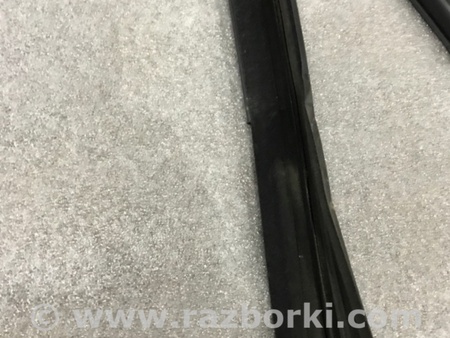 ФОТО Направляющая стекла двери для Porsche Cayenne II 958 E2/92A (10-14) Київ