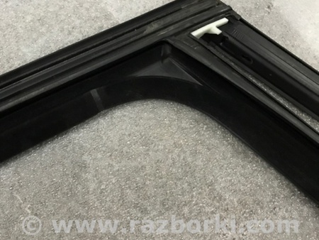 ФОТО Направляющая стекла двери для Porsche Cayenne II 958 E2/92A (10-14) Київ