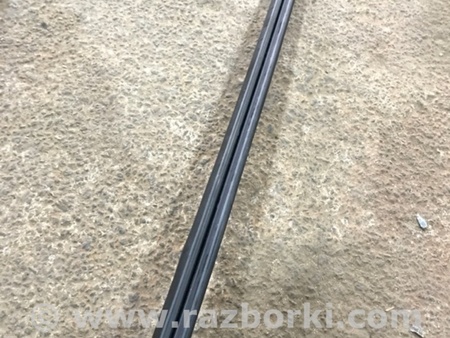 ФОТО Уплотнитель стекла двери для Porsche Cayenne II 958 E2/92A (10-14) Київ