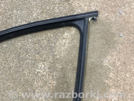 ФОТО Направляющая стекла двери для Porsche Cayenne II 958 E2/92A (10-14) Київ