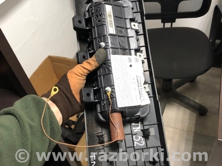 ФОТО Подушка безопасности в колени для Porsche Cayenne II 958 E2/92A (10-14) Київ