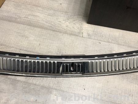 ФОТО Накладка на порог багажника для Porsche Cayenne II 958 E2/92A (10-14) Київ