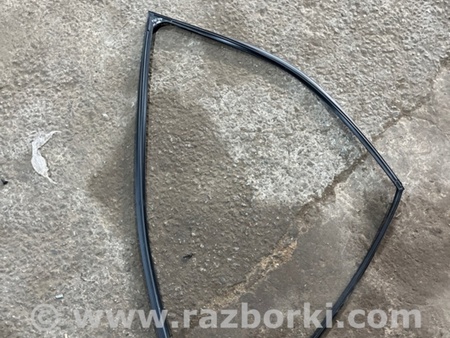 ФОТО Уплотнитель стекла двери для Subaru Crosstrek 3 GU (2022-) Київ