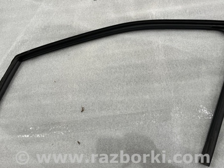 ФОТО Уплотнитель стекла двери для Ford Explorer V U502 (10-19) Київ