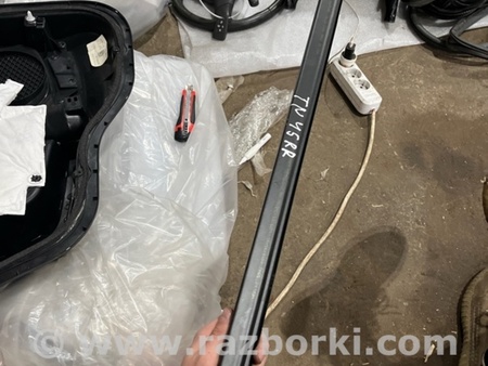 ФОТО Уплотнитель стекла двери для Ford Explorer V U502 (10-19) Київ