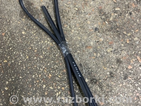 ФОТО Направляющая стекла передняя правая для Hyundai ix35 I LM/EL Tucson (10-17) Київ