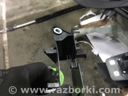 ФОТО Кронштейн кузова для Porsche Macan I 95B +FL (13-18) Київ