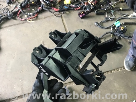 ФОТО Кронштейн кузова для Porsche Macan I 95B +FL (13-18) Київ