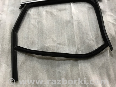 ФОТО Направляющая стекла двери для Porsche Macan I 95B +FL (13-18) Київ