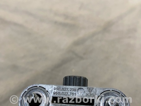 ФОТО Упор багажника для Porsche Macan I 95B +FL (13-18) Київ