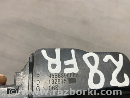 ФОТО Кронштейн ручки двери для Porsche Macan I 95B +FL (13-18) Київ