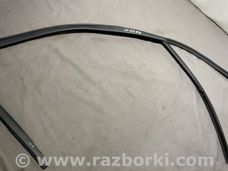 ФОТО Уплотнитель стекла двери для Porsche Macan I 95B +FL (13-18) Київ