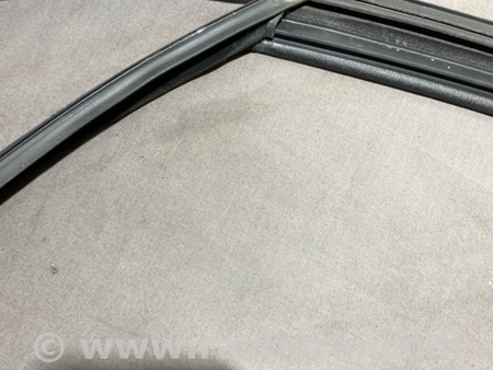 ФОТО Уплотнитель стекла двери для Porsche Macan I 95B +FL (13-18) Київ