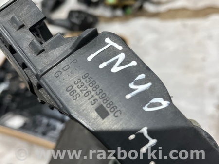 ФОТО Кронштейн ручки двери для Porsche Macan I 95B +FL (13-18) Київ