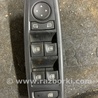 Кнопка стеклоподъемника передняя правая Renault Megane 3 (08-16)