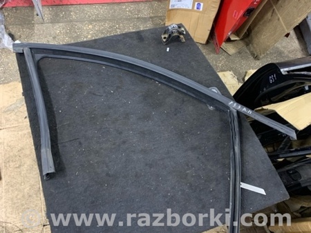 ФОТО Уплотнительная резинка передняя правая для Renault Megane 3 (08-16) Київ