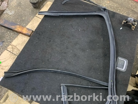 ФОТО Уплотнительная резинка задняя правая для Renault Megane 3 (08-16) Київ