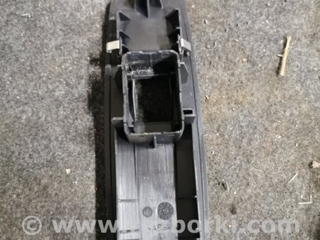 ФОТО Пластик салона передний левый для Renault Megane 3 (08-16) Київ