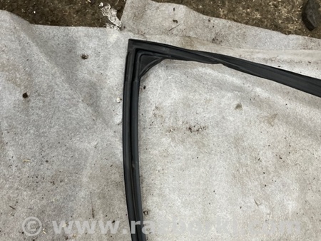 ФОТО Уплотнитель стекла двери для Subaru Outback VI BT (2019-) Київ