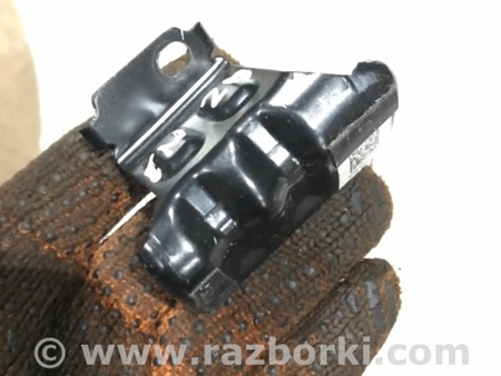 ФОТО Кронштейн для Porsche Panamera I 970 (09-16) Київ