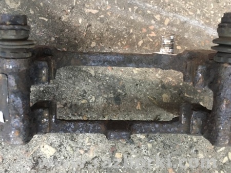 ФОТО Скоба суппорта задняя правая для Audi (Ауди) Q5 I 8R (08-17) Київ