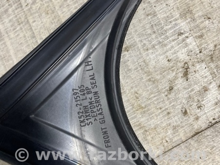 ФОТО Уплотнитель стекла двери для Land Rover Range Rover IV L405 (12-21) Київ