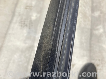 ФОТО Уплотнитель стекла двери для Land Rover Range Rover IV L405 (12-21) Київ