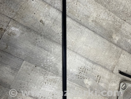 ФОТО Уплотнитель стекла двери для Land Rover Range Rover IV L405 (12-21) Київ