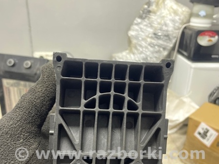 ФОТО Противооткатный упор для Land Rover Range Rover IV L405 (12-21) Київ