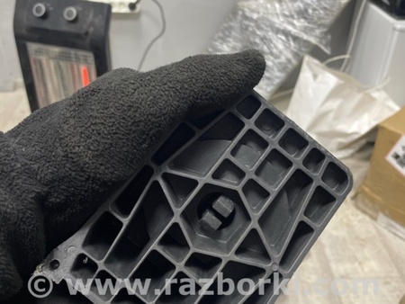 ФОТО Противооткатный упор для Land Rover Range Rover IV L405 (12-21) Київ