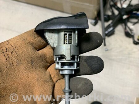 ФОТО Личинка замка передняя правая для KIA Sportage SL (10-16) Київ